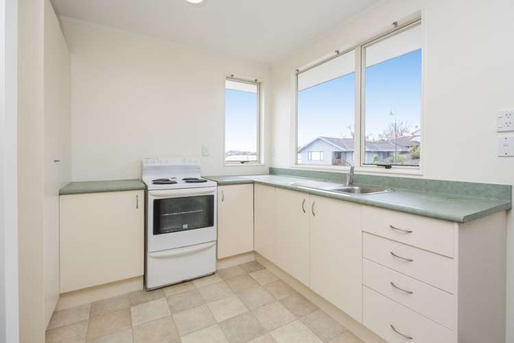 33 Hewlett Road Massey_8