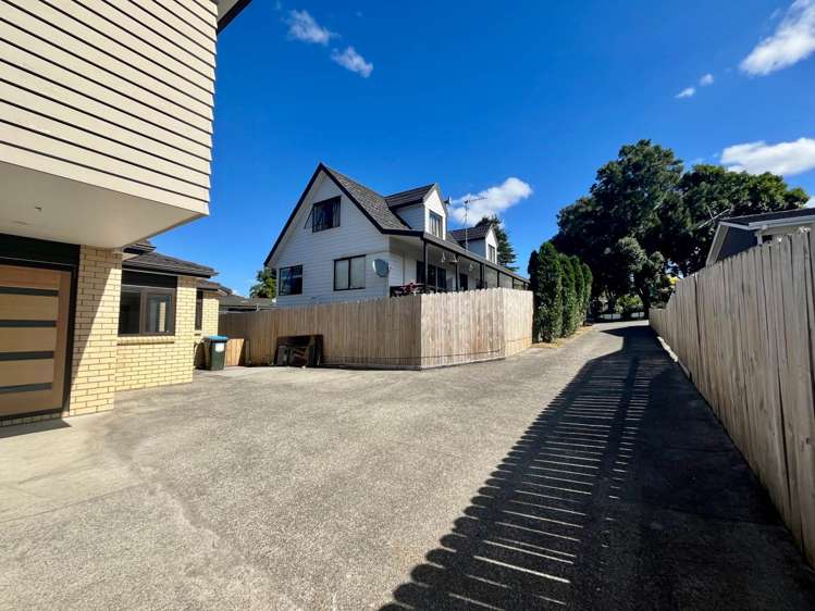 8 Landseer Place Blockhouse Bay_19