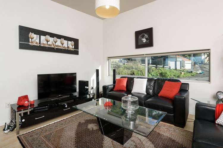 18/2 Onslow Road Khandallah_1