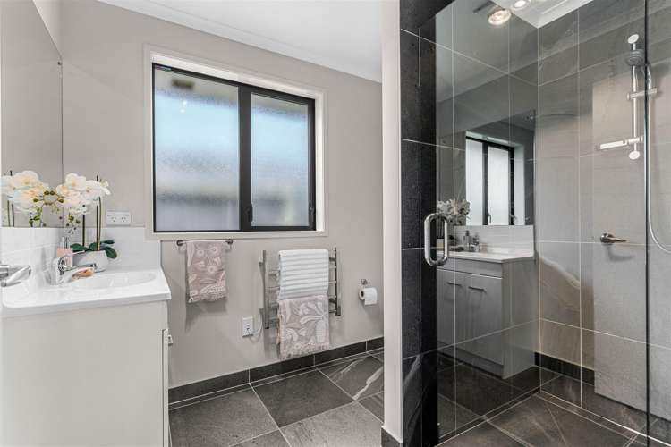 4 Kowi Lakes Drive One Tree Point_8