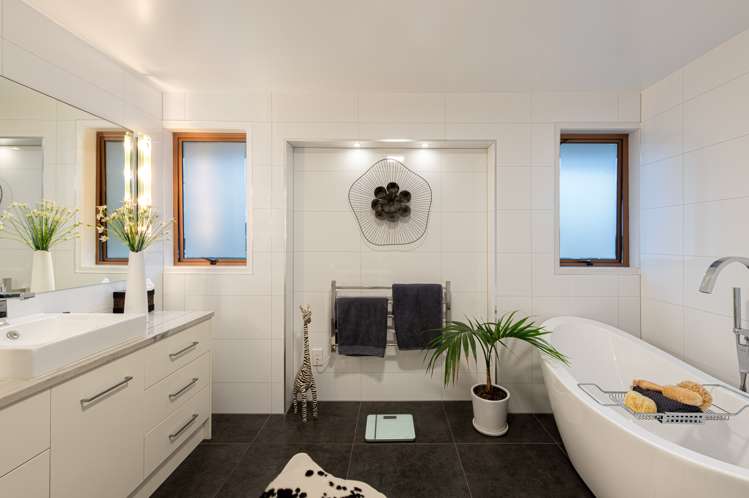 4b/6 The Promenade Takapuna_18