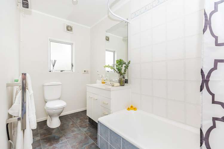 13 Mallard Grove Churton Park_11