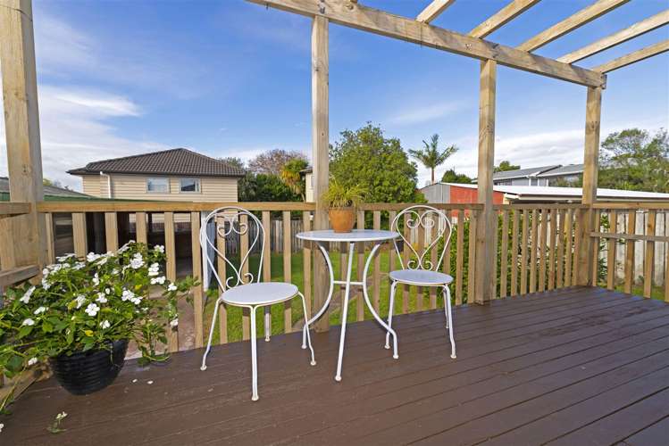 5 Bodi Place Te Atatu South_17