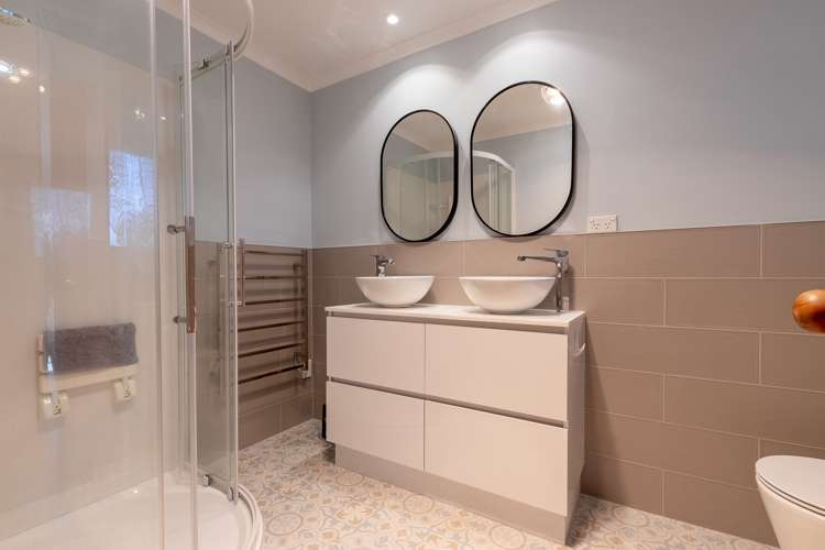 1 Curnow Place Leamington_12