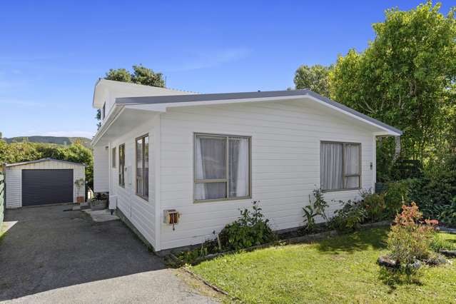 10 Otira Grove Kelson_2