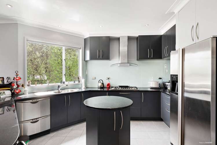 2/248 Hurstmere Road Takapuna_6