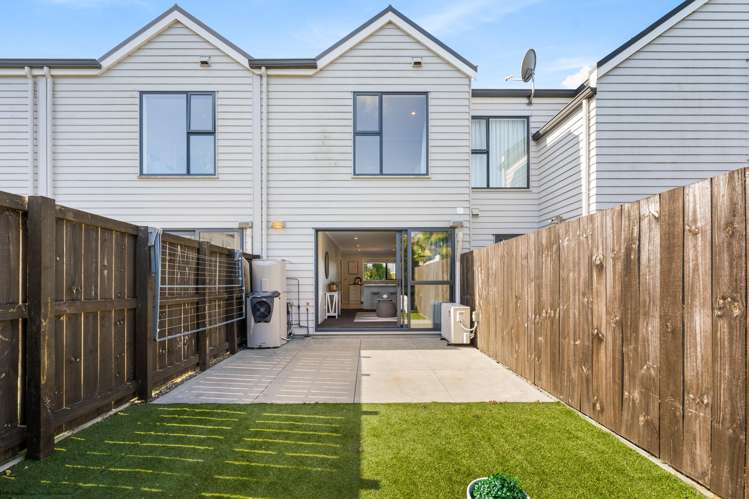 65 Glidepath Road Hobsonville_17