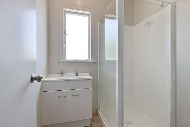 389 Dey Street Hamilton East_10