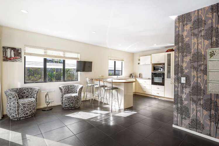 2/81 Francis Street Hauraki_11