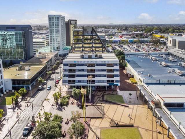 OFFICE IN THE HEART OF MANUKAU