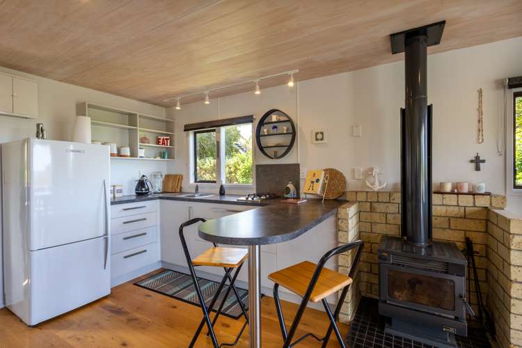 6569 Pouto Road Pouto_7