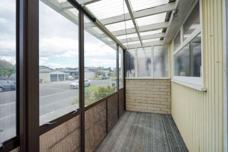 77A Lowe Street Avenal_10