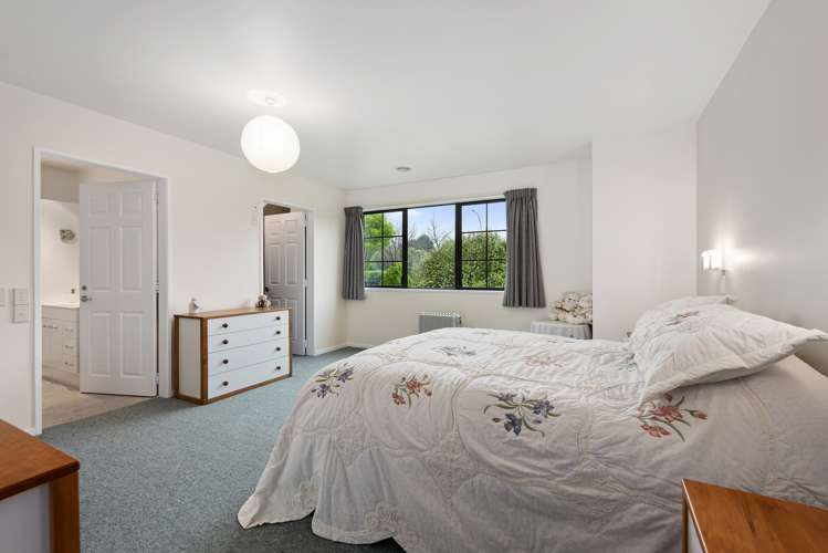 17 Malcolm Gillies Grove Totara Park_16