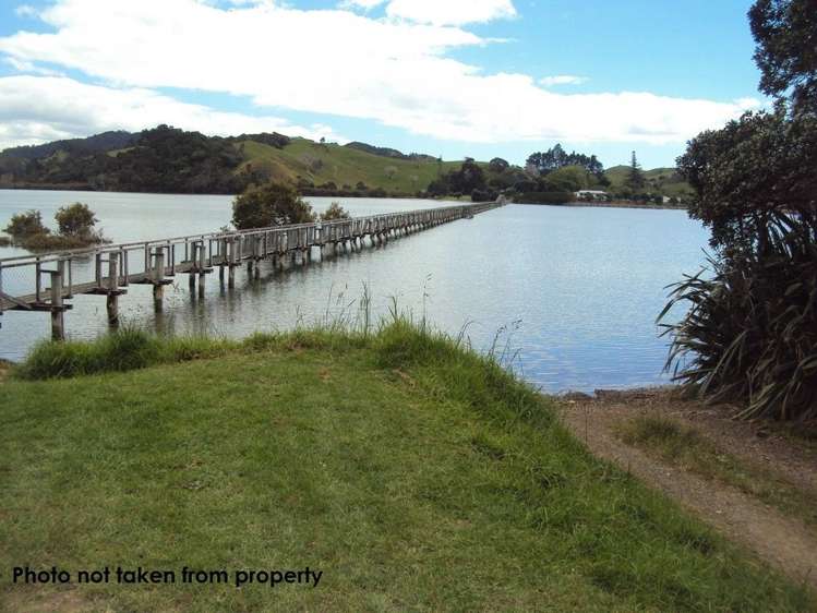 Hailes Road Whananaki_9