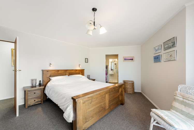 4 Squire Way Richmond_12