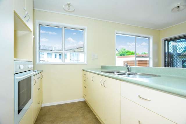 2/7 Almond Place Mount Wellington_3