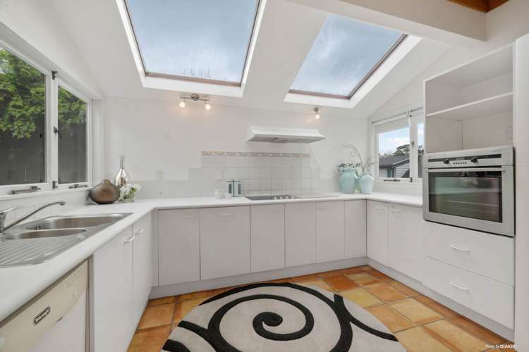 76 Beach Road Castor Bay_5