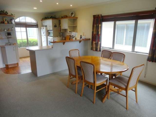 2/285 Dp Vaughan Road Owhata_1