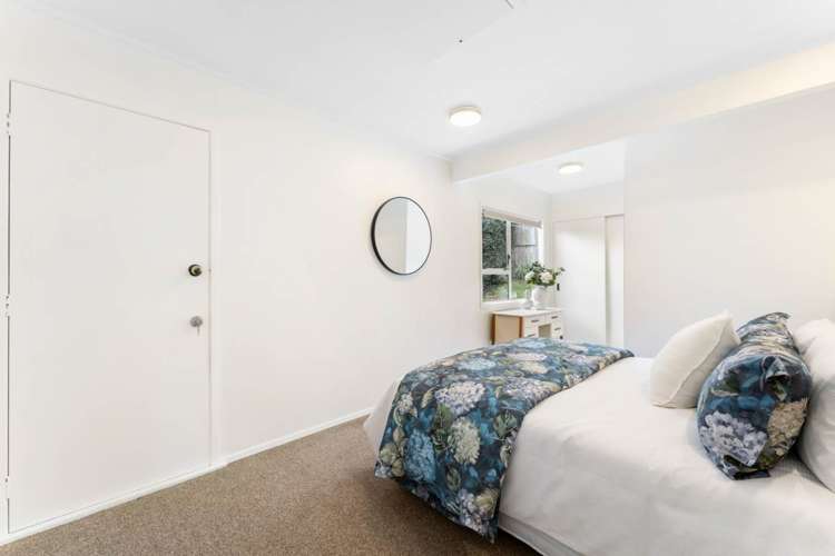 2/61 Oaktree Avenue Browns Bay_11