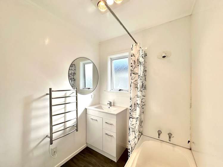 90 Centennial Avenue Waitara_4