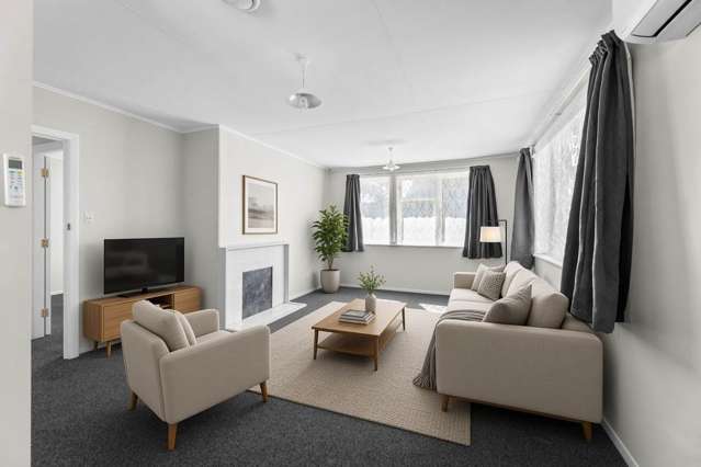 Solid 2.5 bedroom home with ALARM & HEATPUMP +...