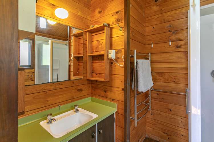 108 Oratia Place Onemana_18