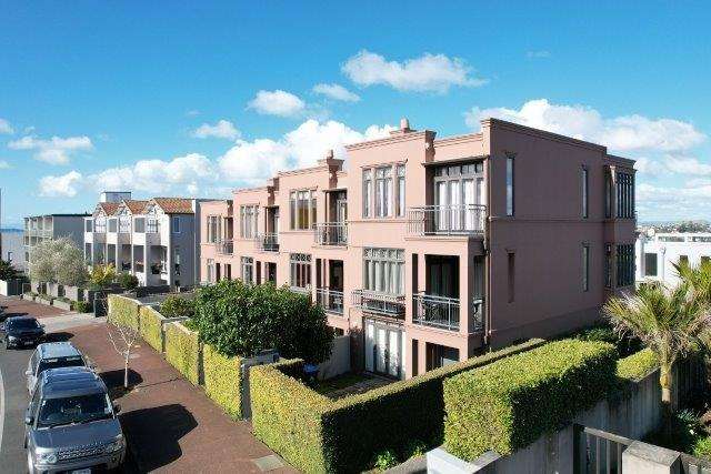 39B St Stephens Avenue (Short term) 1761_1