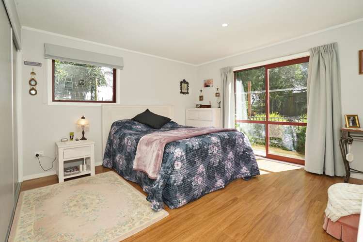 10 Robertson Road Whatawhata_22