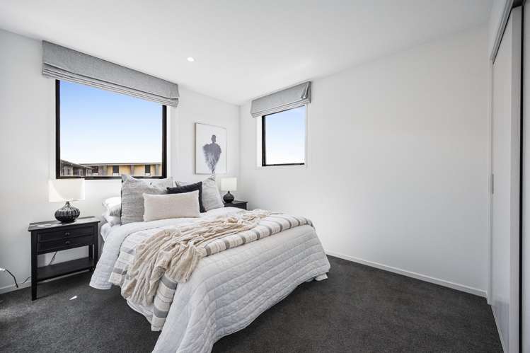 82 Glidepath Road Hobsonville_11