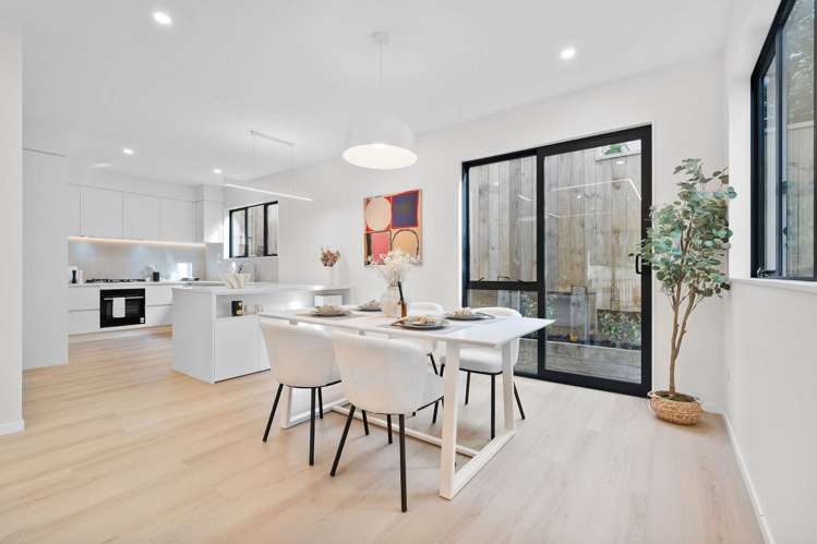 2/129 Arran Road Browns Bay_7