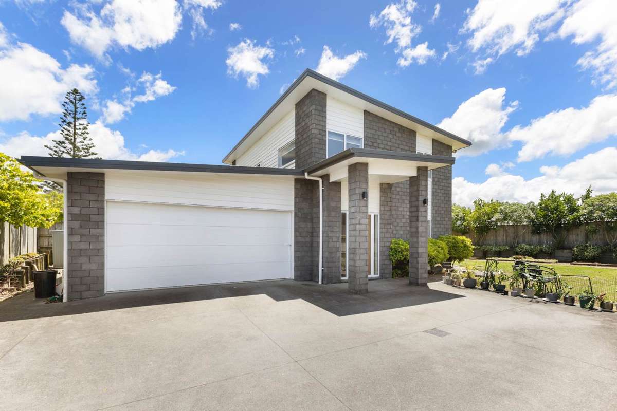 20 Regis Park Drive_0