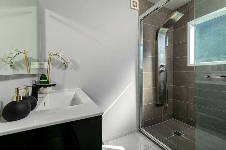 2/28 East Coast Road Milford_27