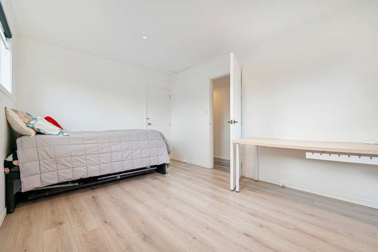 8 Riverview Road New Lynn_8