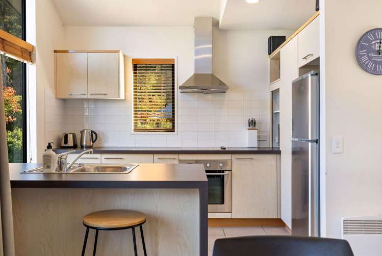 9/8 Mckerrow Place Fernhill/Sunshine Bay_9