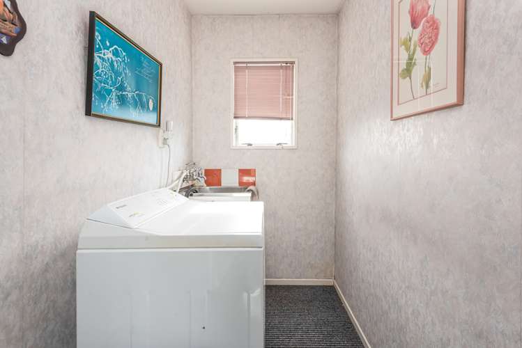 17 Momorangi Crescent Redwood_9