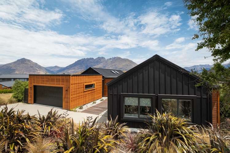 13 Falconer Rise Jacks Point_24