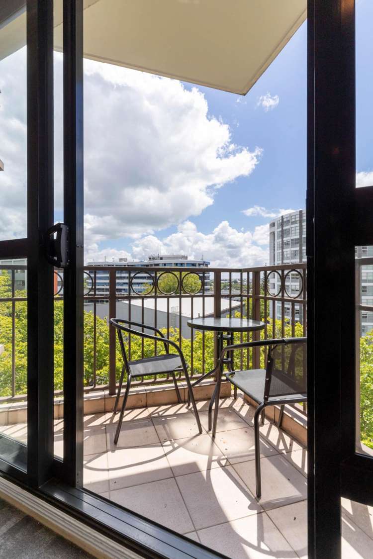 6E/100 Greys Avenue City Centre_16