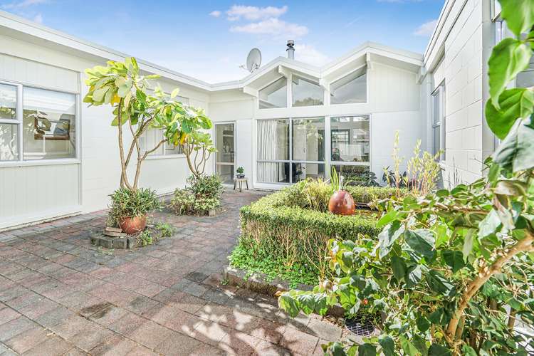 24 Bernard Street Chedworth_18