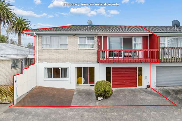 Sunny Brick & Tile with Huge Potential!