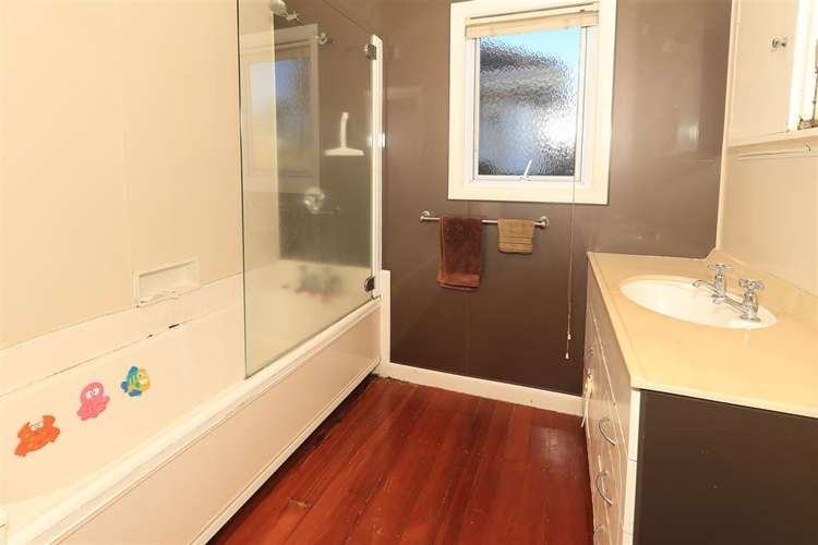 69 Lake Crescent Hamilton Lake_15