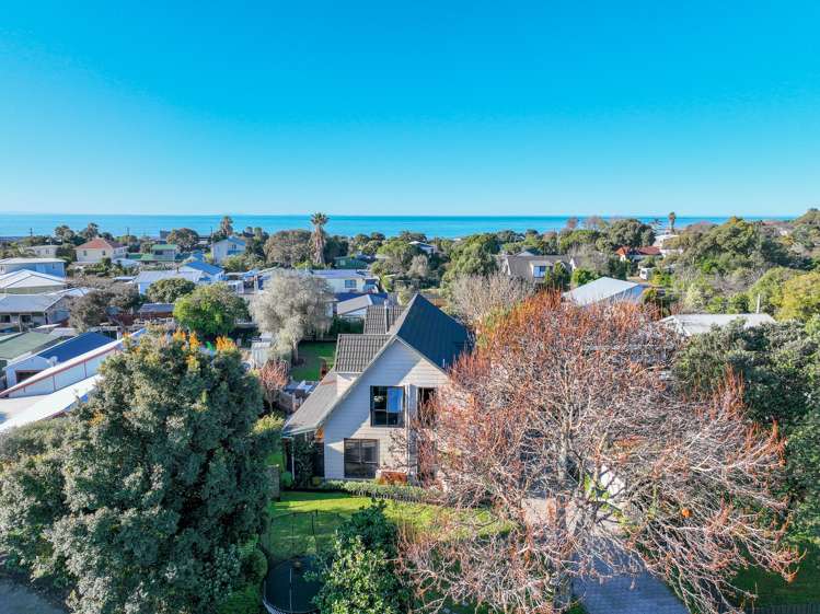 17 Cedar Road Te Awanga_1