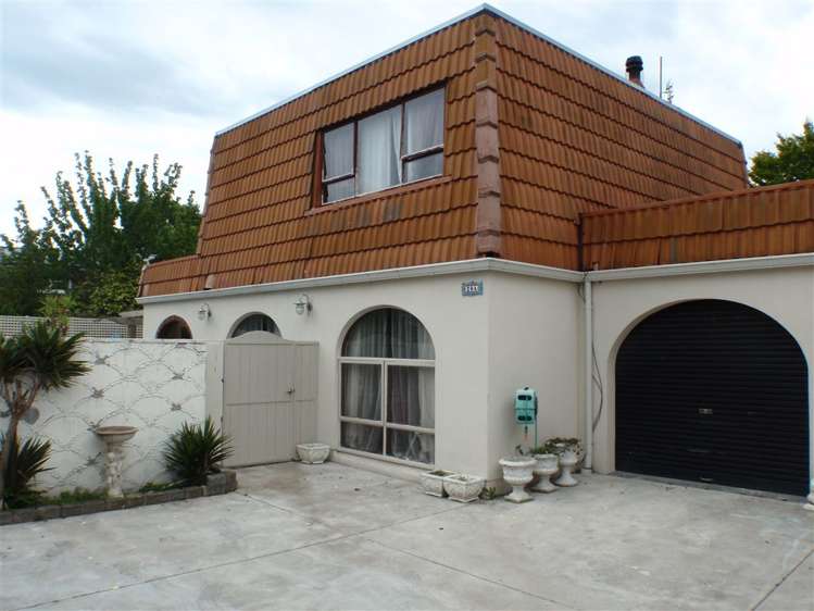 2/20 Powell Crescent_0
