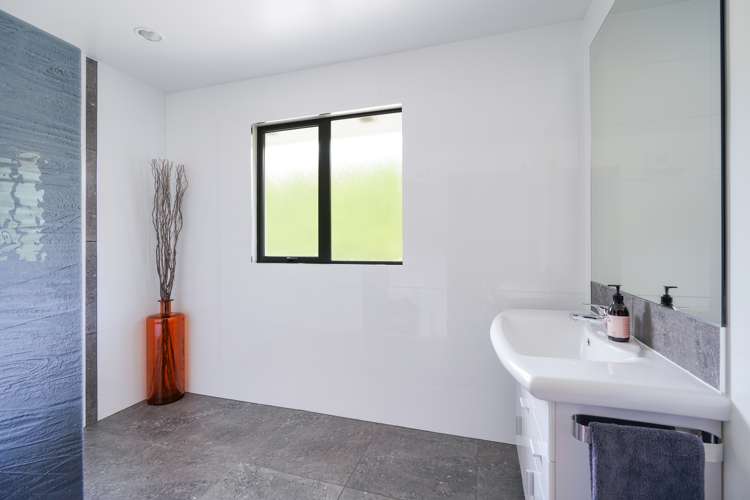 98 Erskine Road Otatara_16