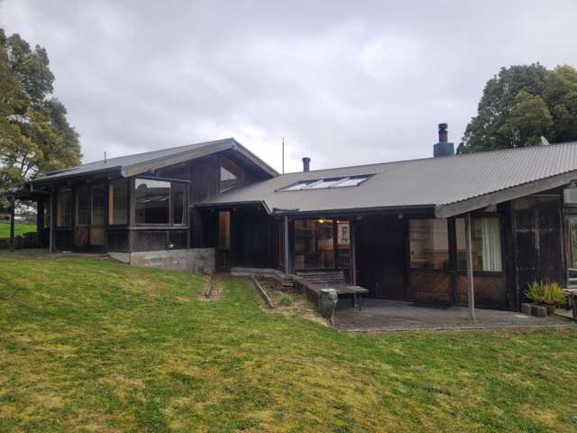 Welcome to 16 Barnett Road, Waotu