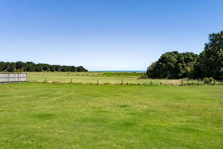 25 Dolphin Parade Bell Block_2