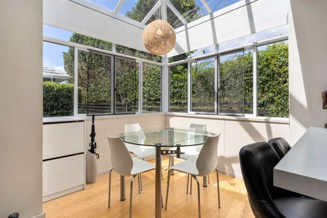 2/14 Taharoto Road Takapuna_4