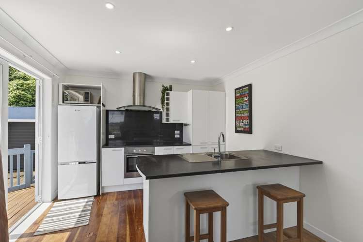 281 Tukapa Street Westown_1