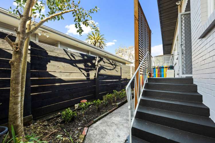 2/62 Abbotts Way Remuera_9