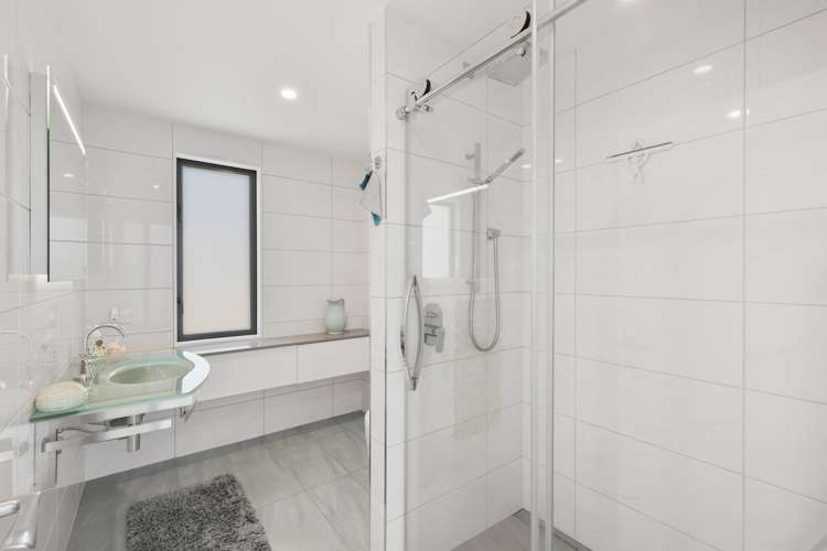 31 Taranga Road Langs Beach_11