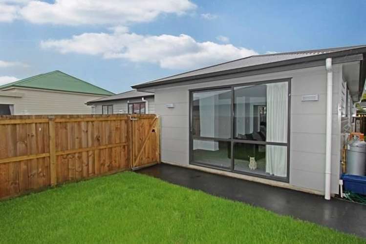 4/63 Royal Crescent Saint Kilda_0